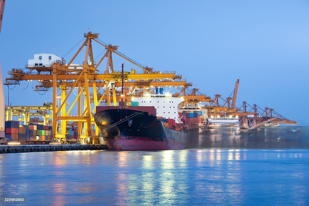 Shipping hub and transit